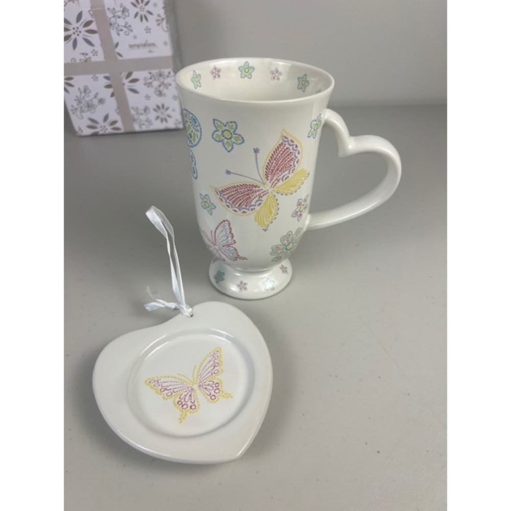 Temp-tations by Tara Butterfly Mug with Heart Handle and Heart Lid Coaster Set